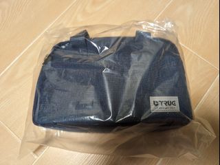 （分類：）位於 。 由 fujifilmsam 提交（商品編號 1284434093，圖片 1）。簡介： 。