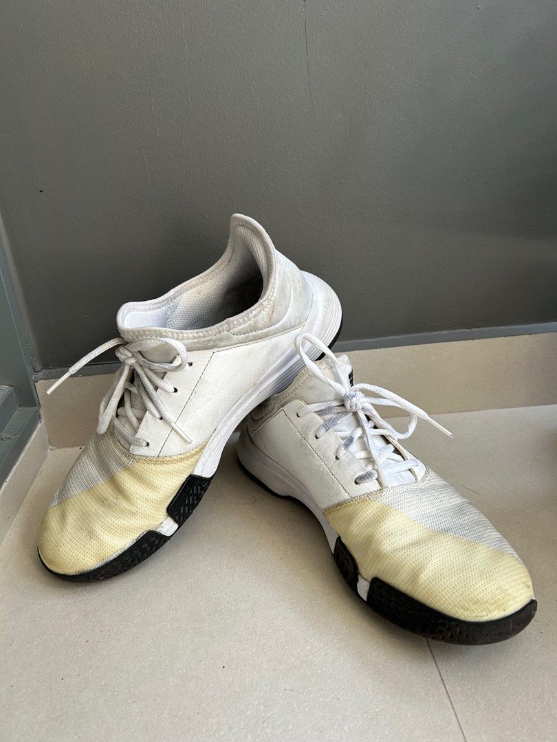 Mens gold tennis best sale shoes