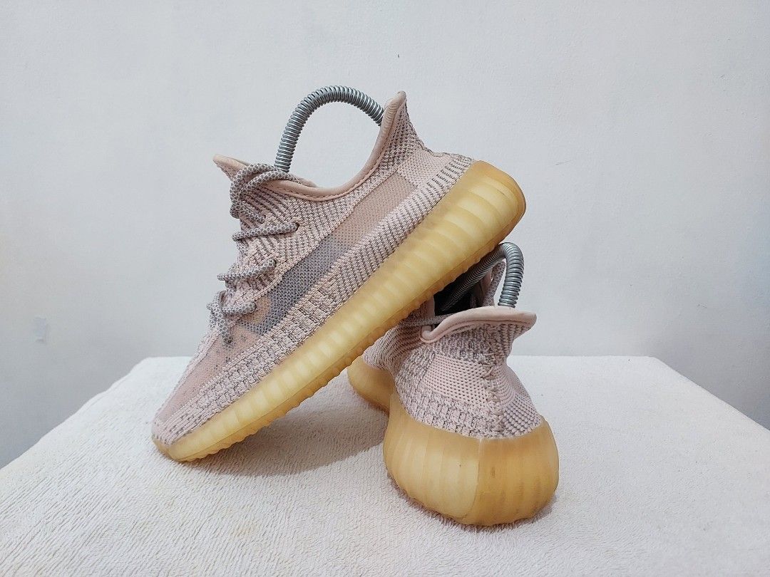 Yeezy 350 peach top