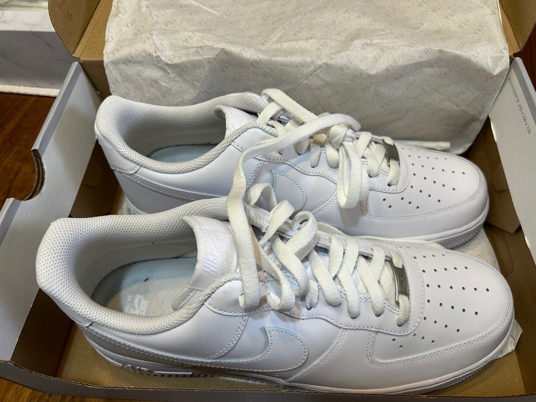 Air force 1 discount triple white price