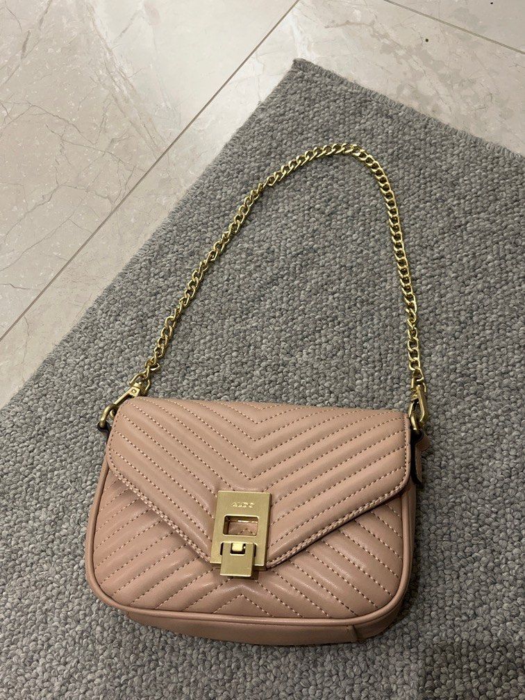 Quilted handbags store