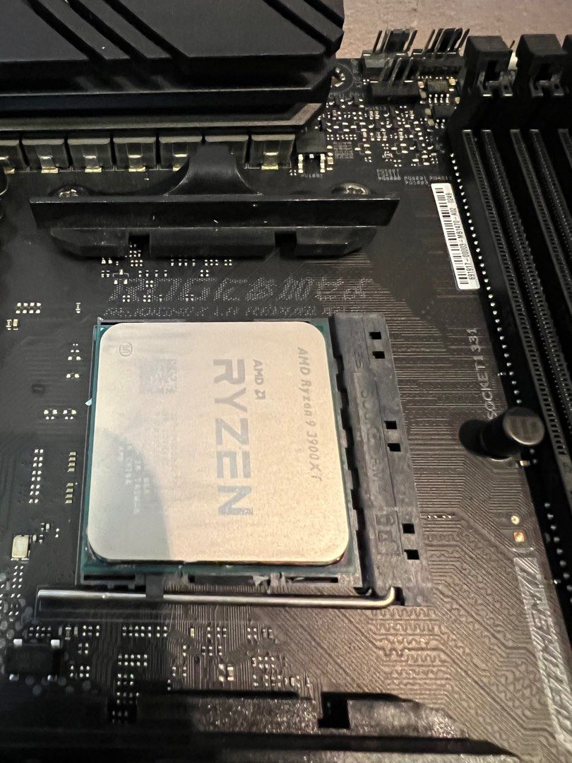 Ryzen cheap 3900 motherboard