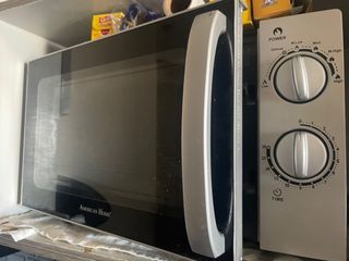 American Home Microwave Oven