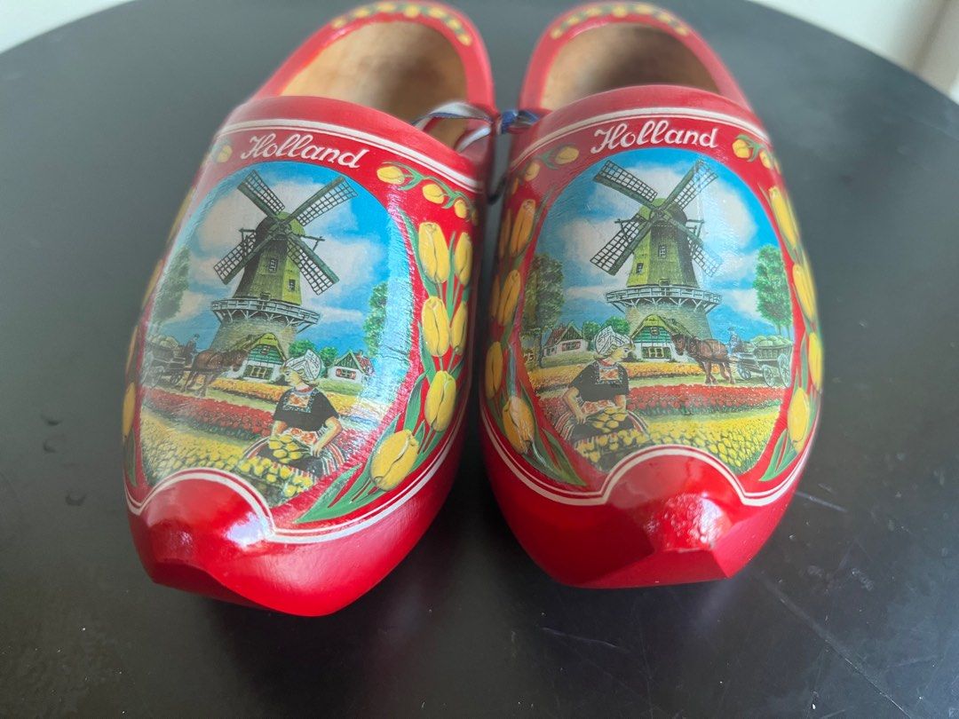 Red wooden shoes cheap