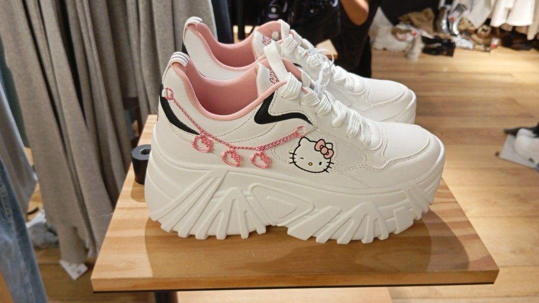 Bershka Hello Kitty Shoes, Women's Fashion, Footwear, Sneakers on
