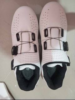 BIKE SHOES/ CLEAT SHOES