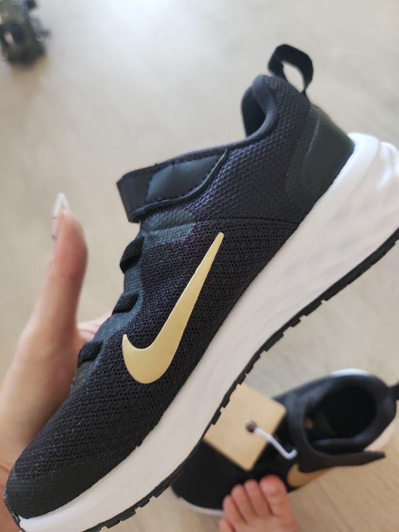 Nike 11c top