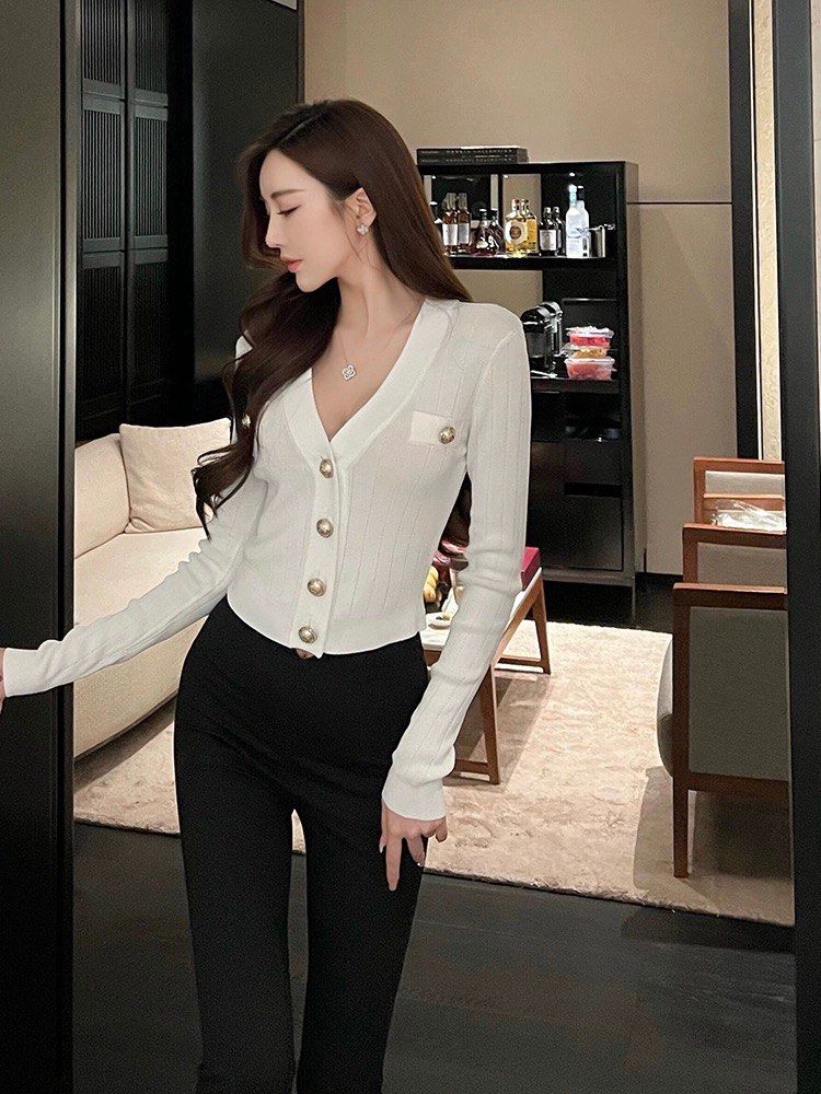 Brand new White Cardigan free size Women s Fashion Coats