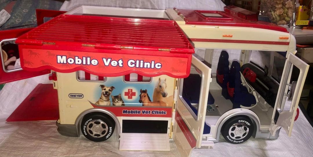 Mobile vet clinic toy deals