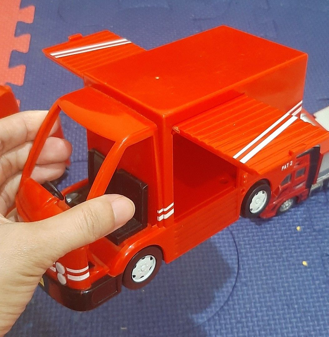 Bundle truck toys (Category: Vehicle & Diecast Models) located in Mendez-Nunez. Submitted by dollforless (Listing ID 1284413104, Image 3). Description: preloved truck for sale medium size yun isa is metal as is.