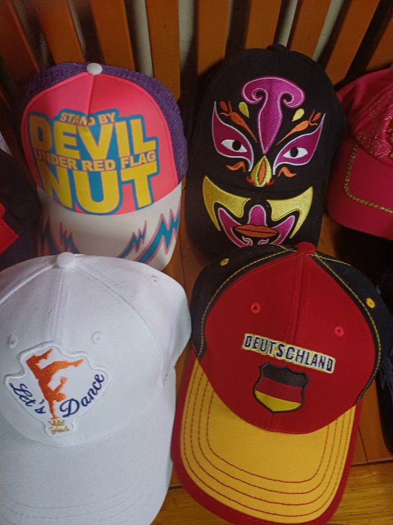 Caps （分類：棒球帽、帽）位於 Hong Kong。 由 mondaychu66 提交（商品編號 1284360149，圖片 3）。簡介： 每頂$20,自己揀。