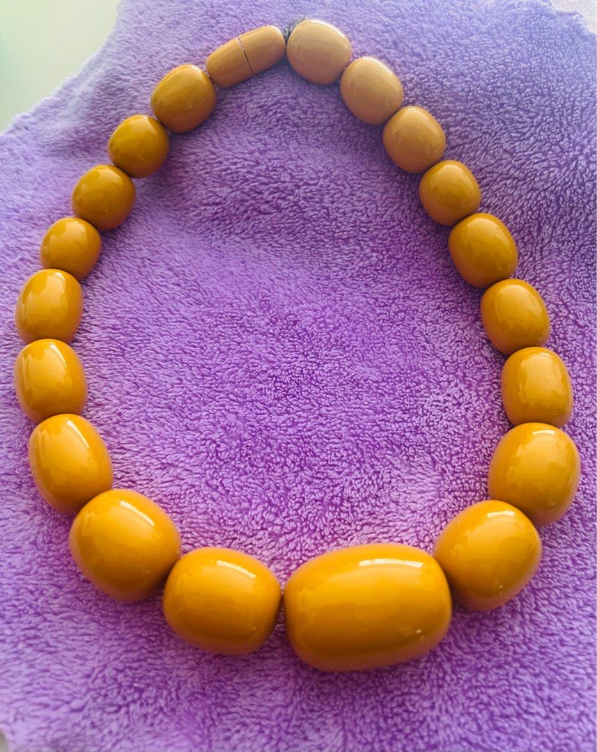 Chunky yellow top necklace