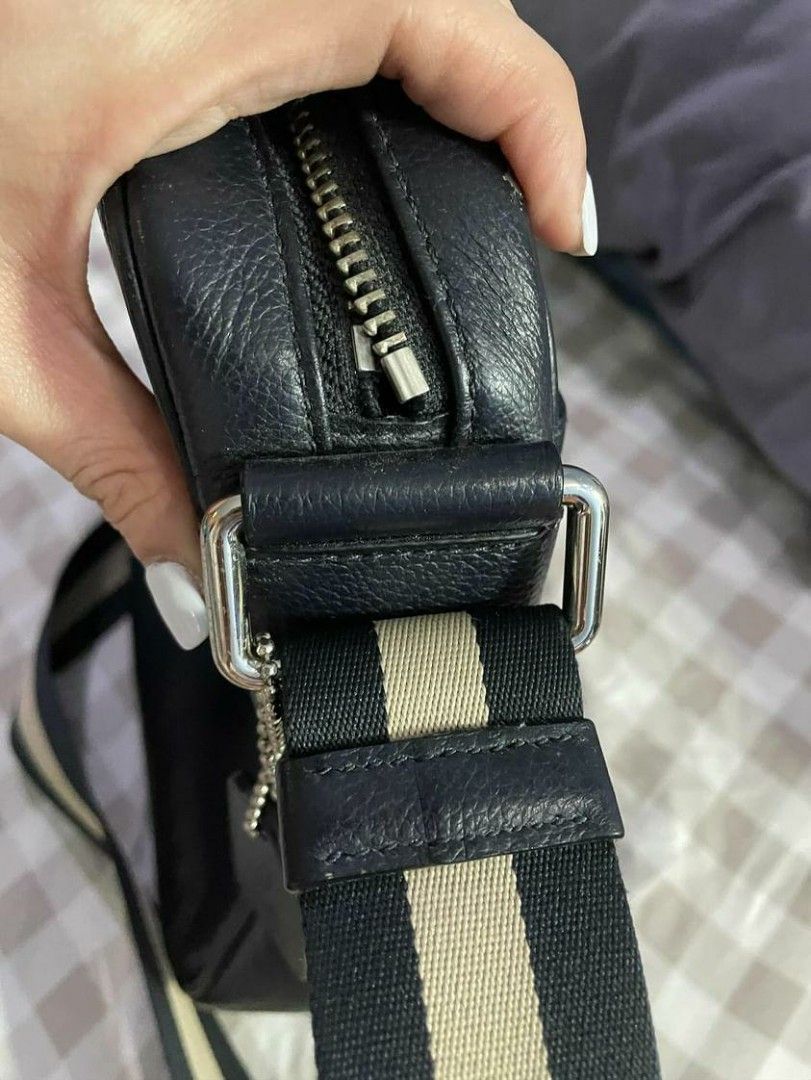 Coach Mailman Bag (Category: Sling Bags) located in Las Pinas. Submitted by katnissph (Listing ID 1284541942, Image 2). Description: RFS : Decluttering Great deal for the price. bought in US. 100% Authentic ( leather).