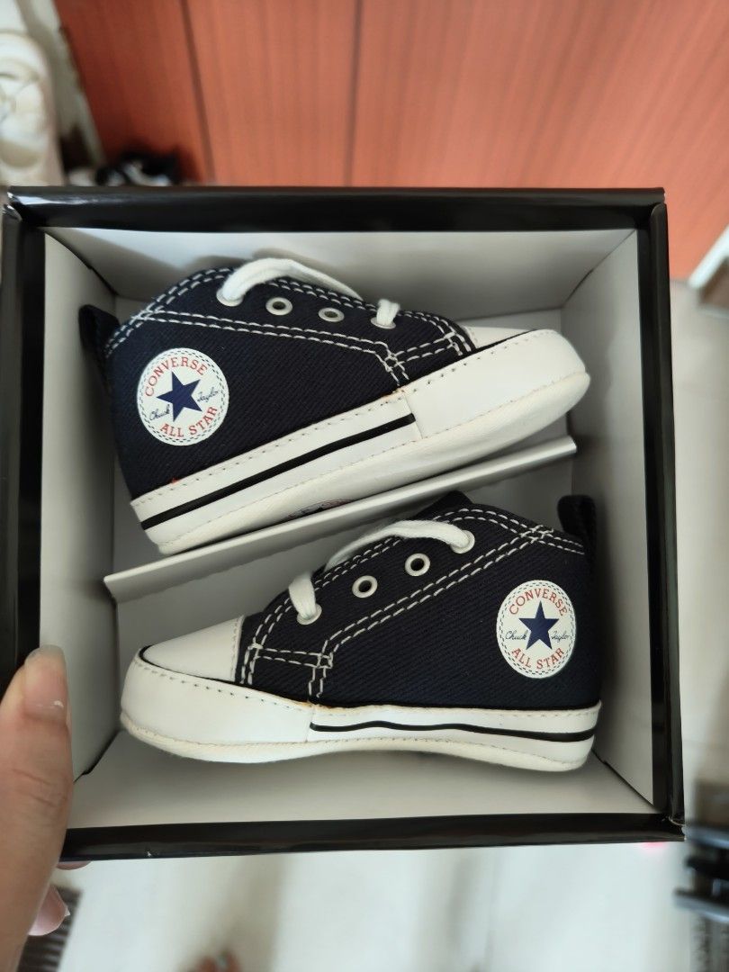 Newborn baby converse hotsell