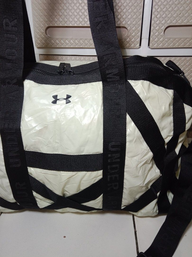 Under armour beltway gym best sale bag