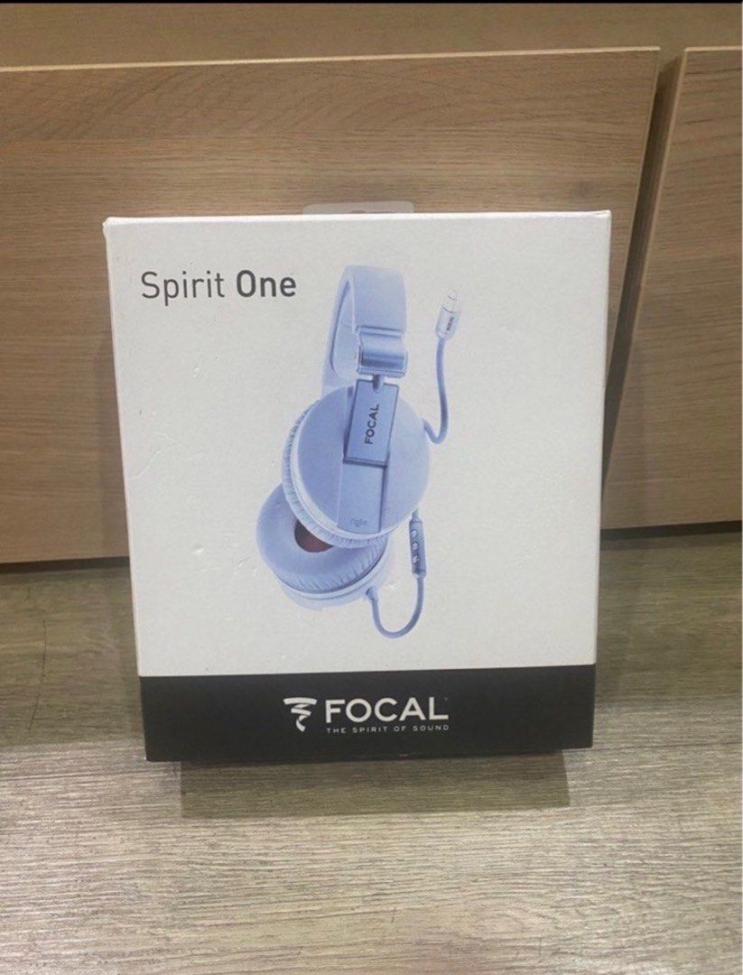 Focal Spirit One Headset (White) (Category: Headphones & Headsets) located in Manila. Submitted by illuminatenova (Listing ID 1284393208, Image 1). Description: Focal Spirit One Guaranteed authentic Price is still negotiable Brand new and in good condition Only taken out of box for inspection The white Focal Spirit One Closed-Back Headphones are lightweight, deliver stunning sound quality and passive ambient noise attenuation of up to 20dB. Their