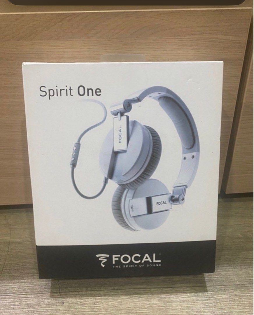 Focal Spirit One Headset (White) (Category: Headphones & Headsets) located in Manila. Submitted by illuminatenova (Listing ID 1284393208, Image 2). Description: Focal Spirit One Guaranteed authentic Price is still negotiable Brand new and in good condition Only taken out of box for inspection The white Focal Spirit One Closed-Back Headphones are lightweight, deliver stunning sound quality and passive ambient noise attenuation of up to 20dB. Their