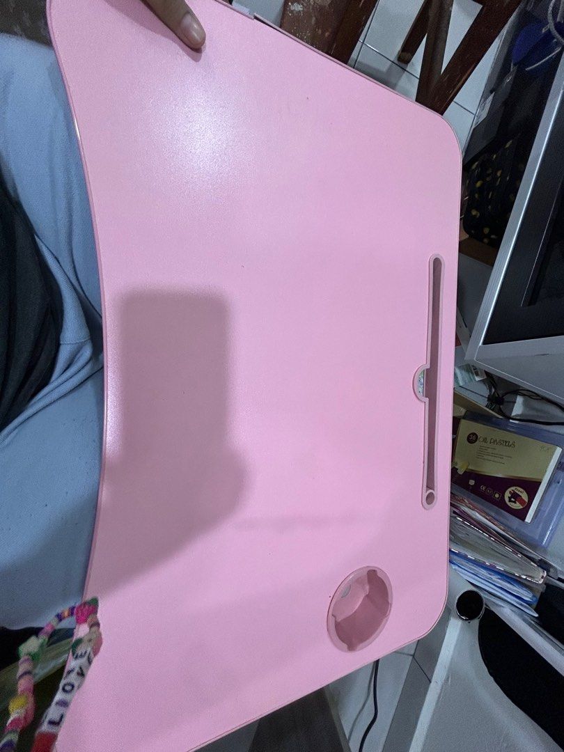 Foldable Study Table (Category: Tables & Sets) located in Rawang. Submitted by natpreloved23 (Listing ID 1284408999, Image 2). Description: Self pick up only.