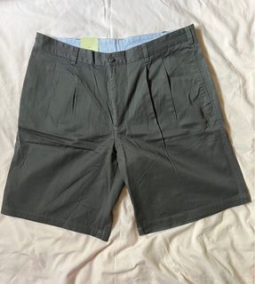 khaki Hollister jeans (waist size: 31), Men's Fashion, Bottoms, Jeans on  Carousell