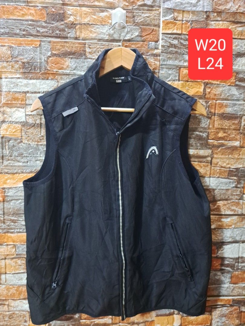 Head japan brand black vest/chaleco (Category: Vests) located in Paranaque City. Submitted by jer27.jpn (Listing ID 1284372050, Image 1). Description: genuine head vest size small to semi medium w20, l24 sale 230 pesos loc paranaque.