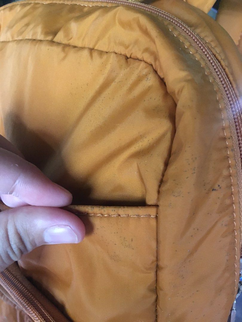 Hedgren backpack (Category: Backpacks) located in San Miguel. Submitted by lirika01 (Listing ID 1284384015, Image 2). Description: May kunting mildew 👀 ❗️❗️❗️ Bohol po ang location, so kung malayo para sa inyo, dont message na so that we wont waste each other time..