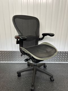 Herman miller chair carousell outlet