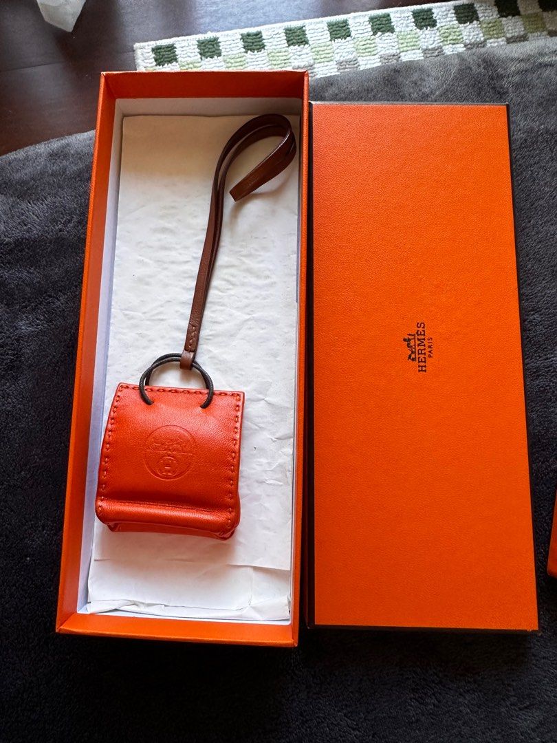 Hermes Paper Bag Charm (Category: Luxury Accessories) located in Santa Rosa. Submitted by traveljewelsnbags (Listing ID 1284541988, Image 2). Description: Complete with Box.