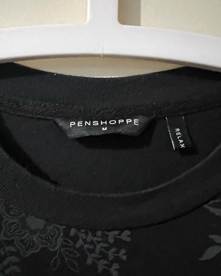i276 Penshoppe Shirt for Men (Category: Tshirts & Polo Shirts ) located in Malabon City. Submitted by recentlystans (Listing ID 1284425631, Image 2). Description: ⚠︎ Product color may slightly vary due to lighting ✎ DM for inquiries ♡ #rstansavail #preloved #prelovedmalabon.