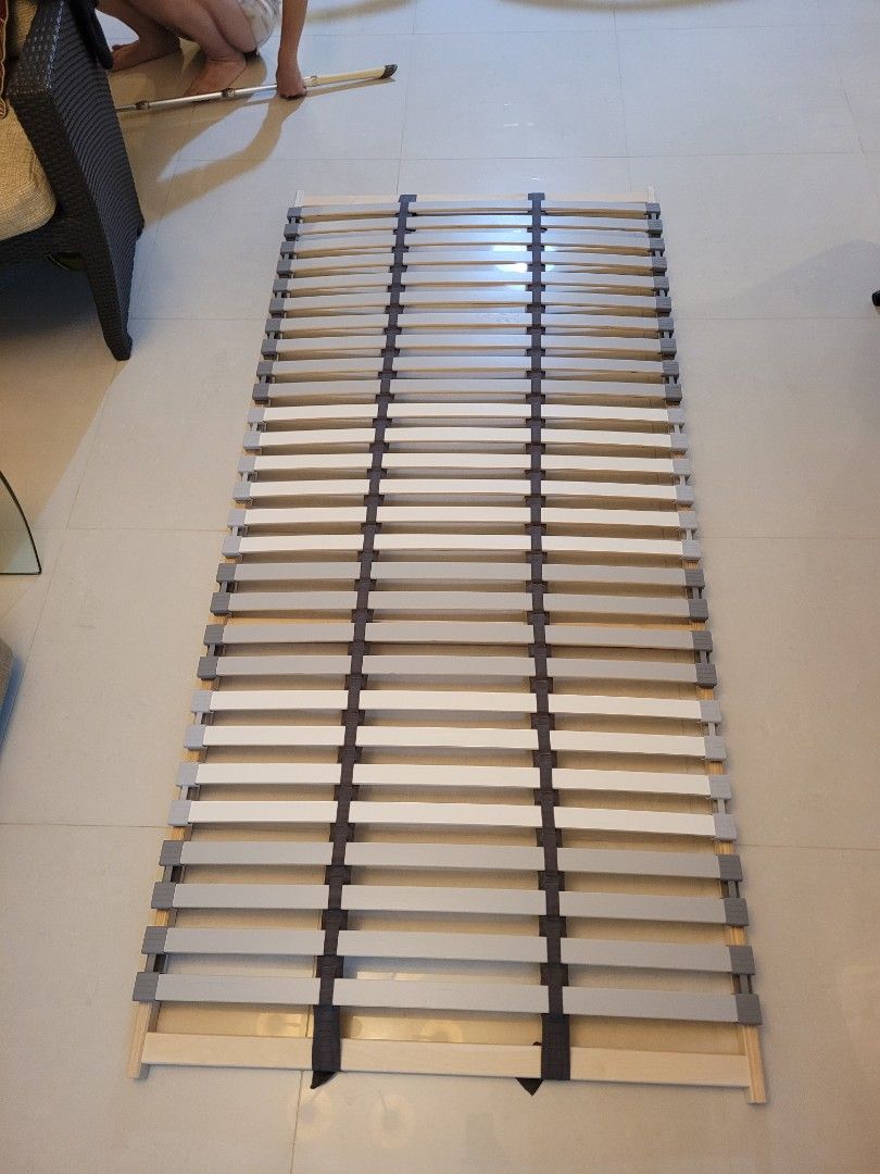 Slatted bed store base lonset