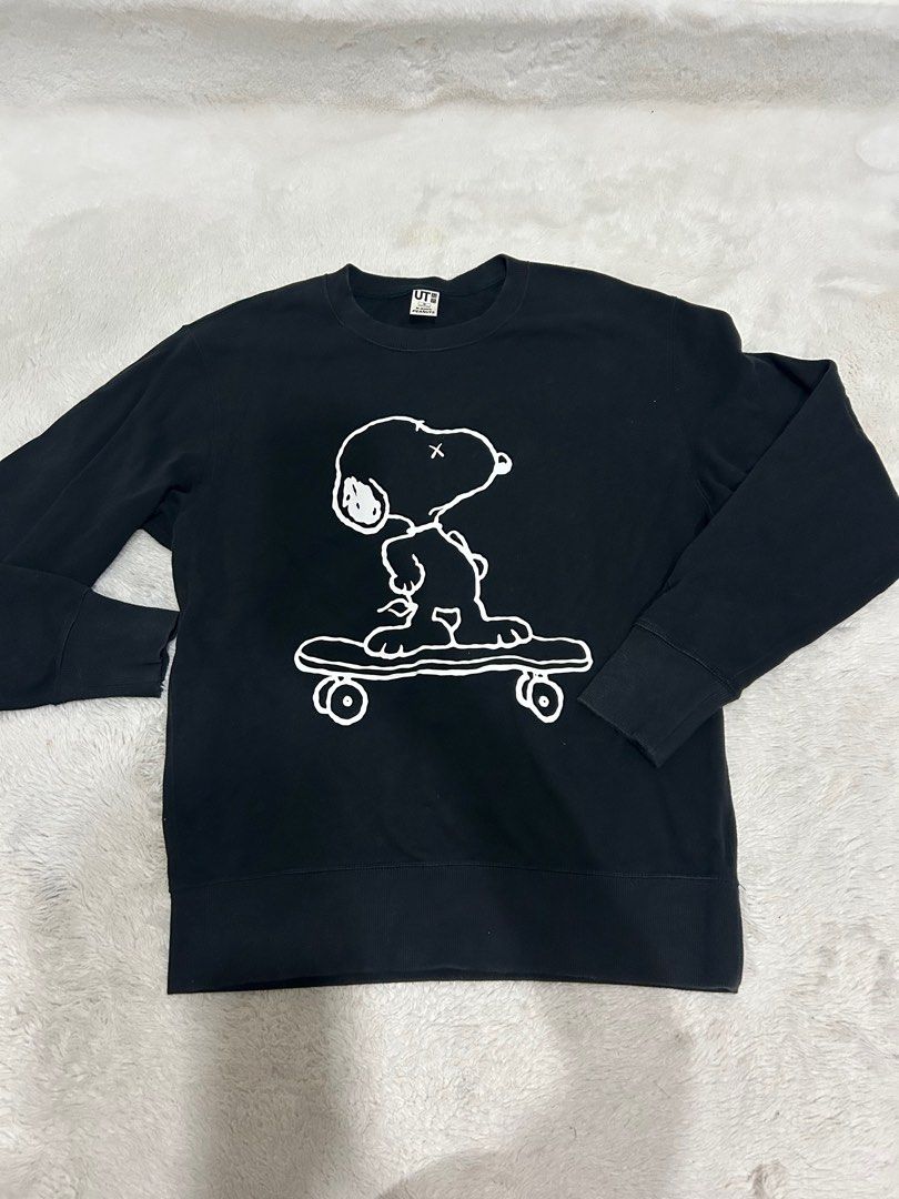 KAWS X PEANUTS UNIQLO SWEATER SNOOPY