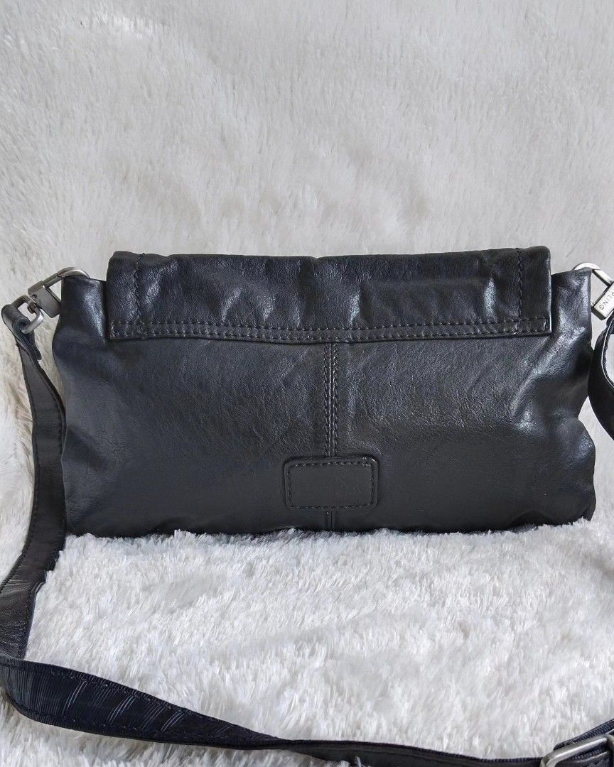 Kipling cuir Barang Mewah Tas Dompet di Carousell