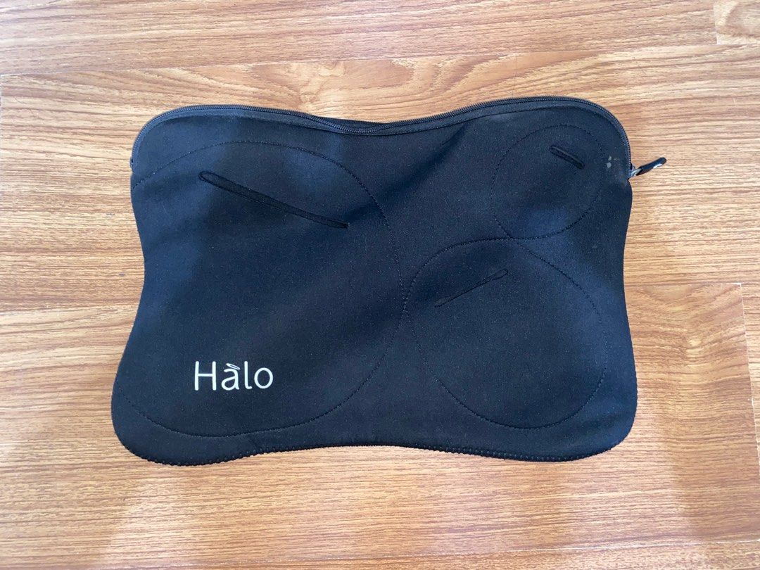 Laptop notebook ipad sleeve pouch (Category: Laptop Bags & Sleeves) located in Paranaque City. Submitted by wanwangaragesale (Listing ID 1284340583, Image 1). Description: Width -14.5 inches Length - 10 inches.