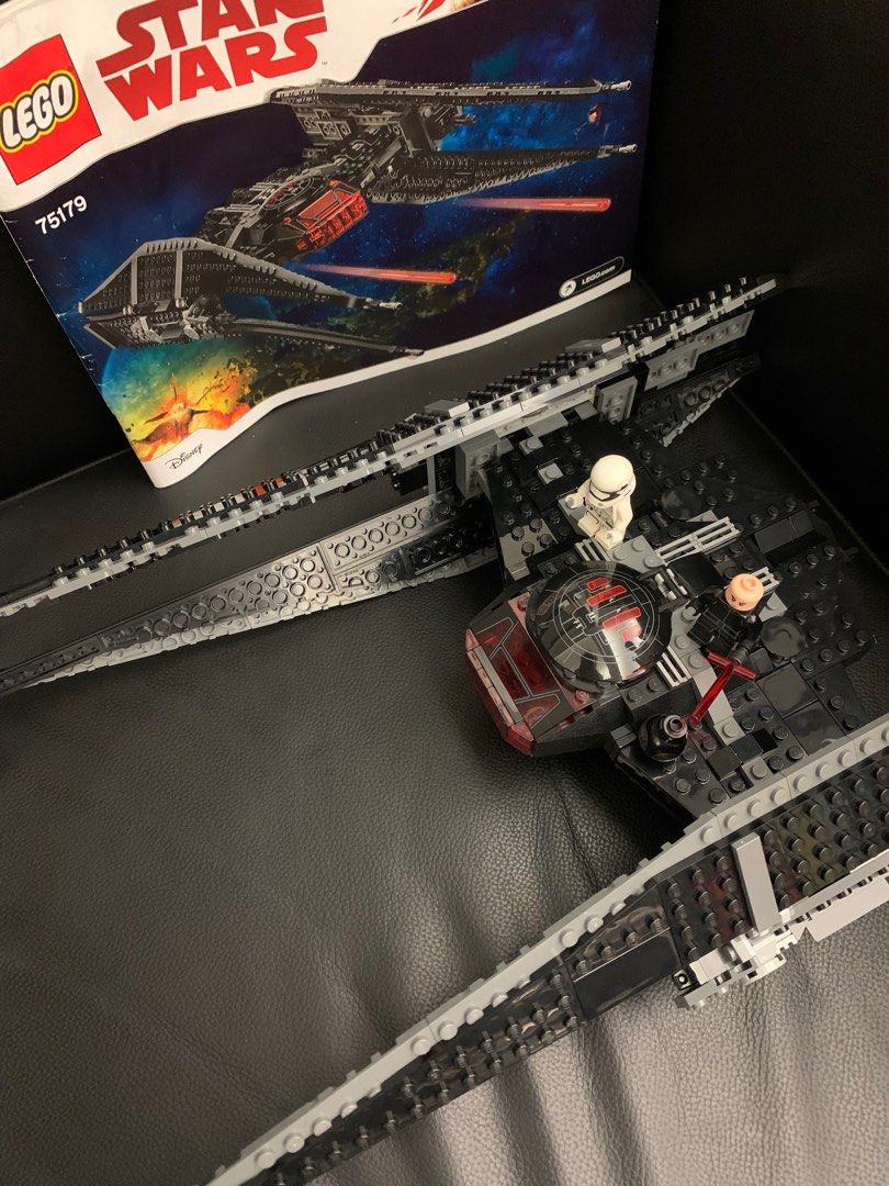LEGO Star Wars 75179 Kylo Ren TIE Fighter