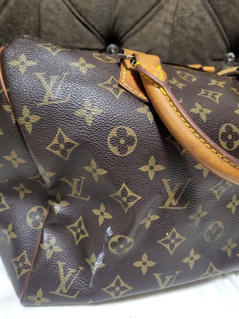 Louis Vuitton speedy Lv speedy 30 (Category: Luxury Bags & Wallets) located in Las Pinas. Submitted by peloveditems (Listing ID 1284451491, Image 2). Description: Bought on thrift shop in singapore . self authenticate pls. very nice soft leather.