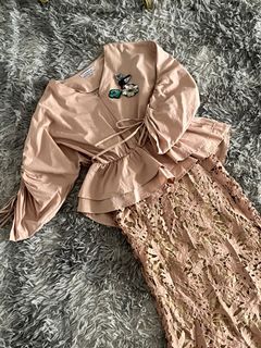 (Category: ) located in . Submitted by wardrobebyraf (Listing ID 1284402000, Image 1). Description: .