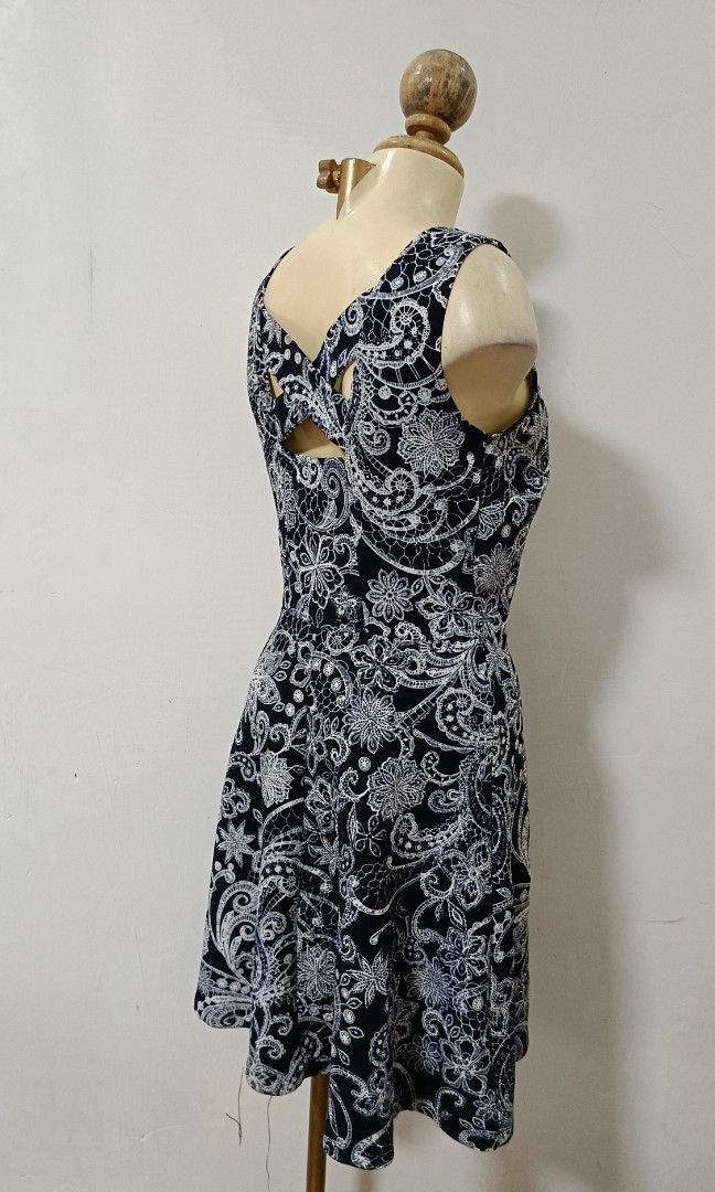 black tie wedding bridesmaid dresses Cinq A Sept Women's Trailing Floral Irla Dress - Black - Size 2 main image 0