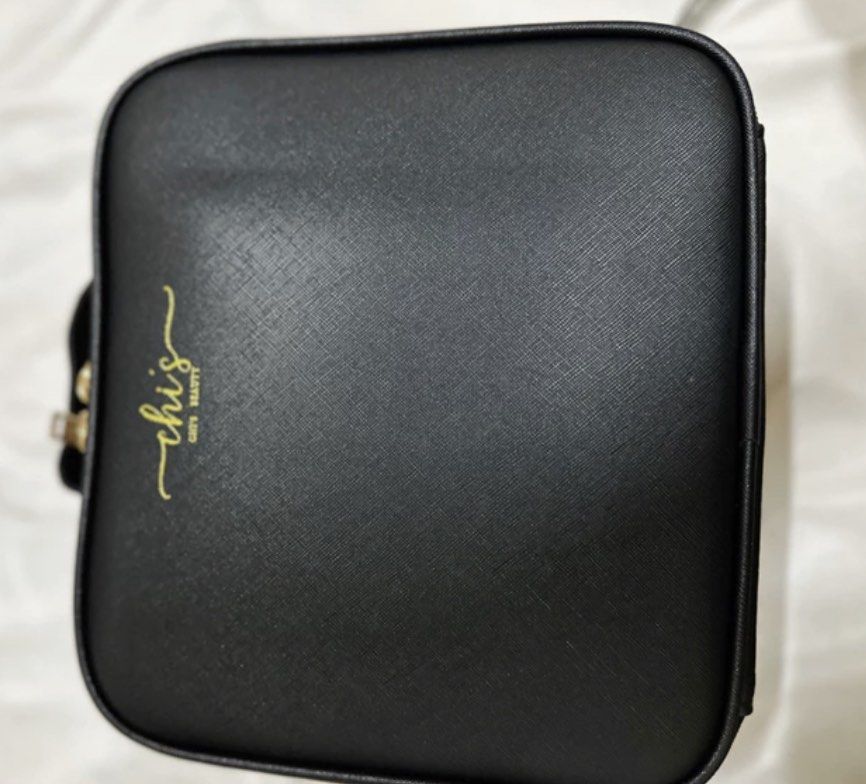 Make up kit with Led light mirror (Category: Face Care) located in Manila. Submitted by jansenica (Listing ID 1284550652, Image 3). Description: Features: Double Door Design Mirror Dust-Proof The Angle Can Be Adjusted At Will, The Mirror Surface Can Be Rotated 180 Degrees Touch Intelligent Control Three-Color Stepless Dimming Detachable Base Storage Easy To Carry With usb Cable Name: Double Door led Makeup Mirror Style: White Charging Model - Thr