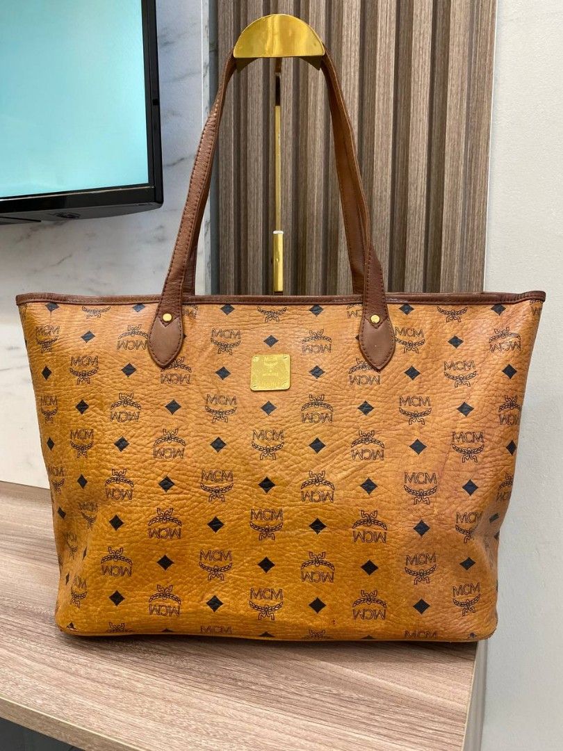 Mcm medium shopper hot sale