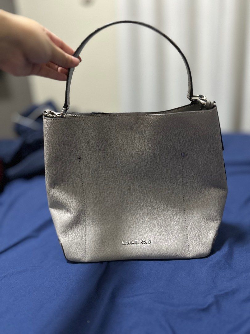 Authentic Michael Kors Hayes Bucket Bag