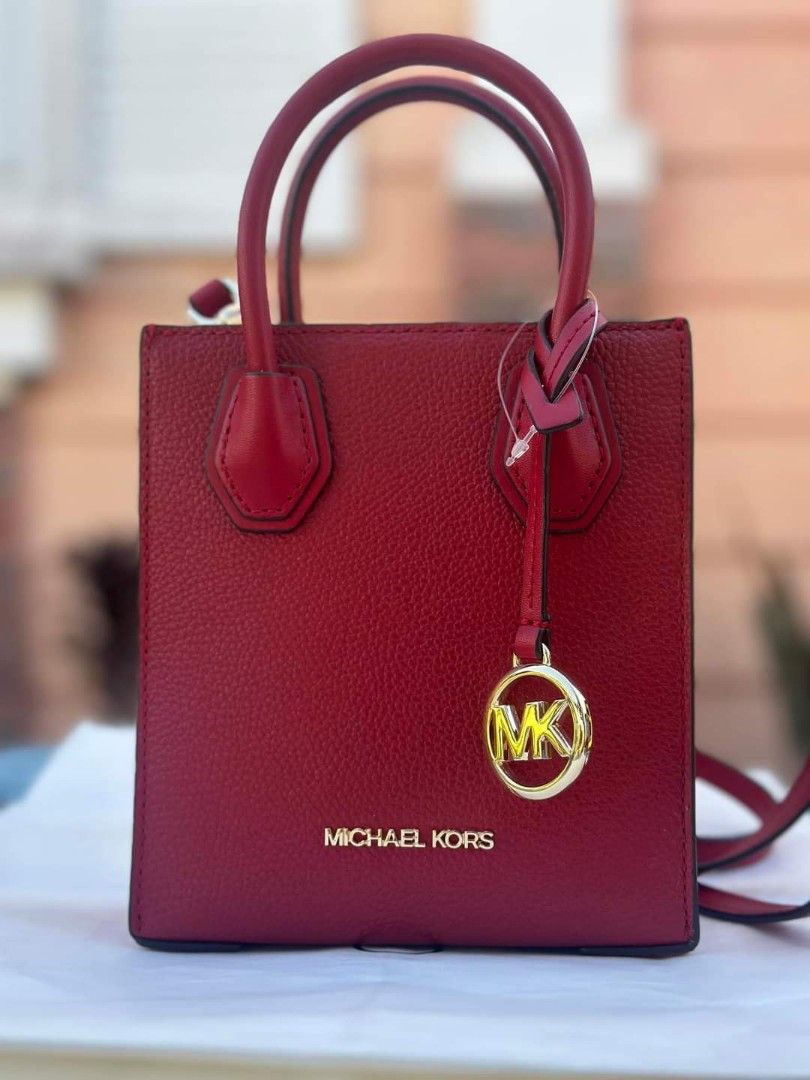 MK Mercer Xs (Category: Luxury Bags & Wallets) located in Mariveles. Submitted by lanieaclado (Listing ID 1284380103, Image 1). Description: *Original mk mercer Xs *Canada bought *used twice *with tag and care card.