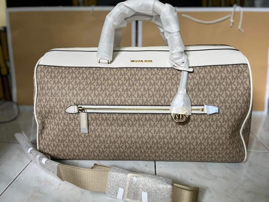 MK XL WEEKENDER DUFFLE BAG (Category: Luxury Bags & Wallets) located in Mabalacat. Submitted by maiyasluxurybagshoppe (Listing ID 1284362858, Image 2). Description: .