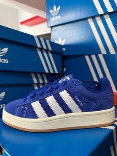 (Category: ) located in . Submitted by chillingimavillain_sneakerstwo (Listing ID 1284434535, Image 1). Description: .