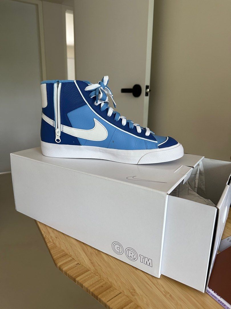 Light blue hotsell nike blazers