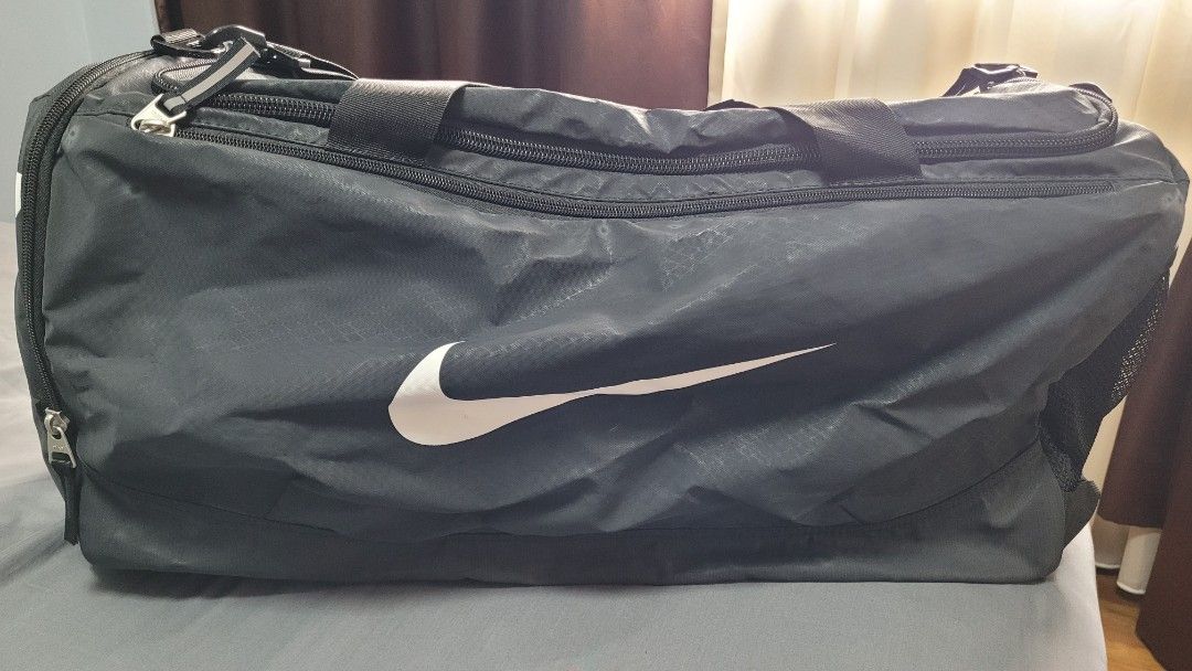 Nike team training deals max air medium duffel