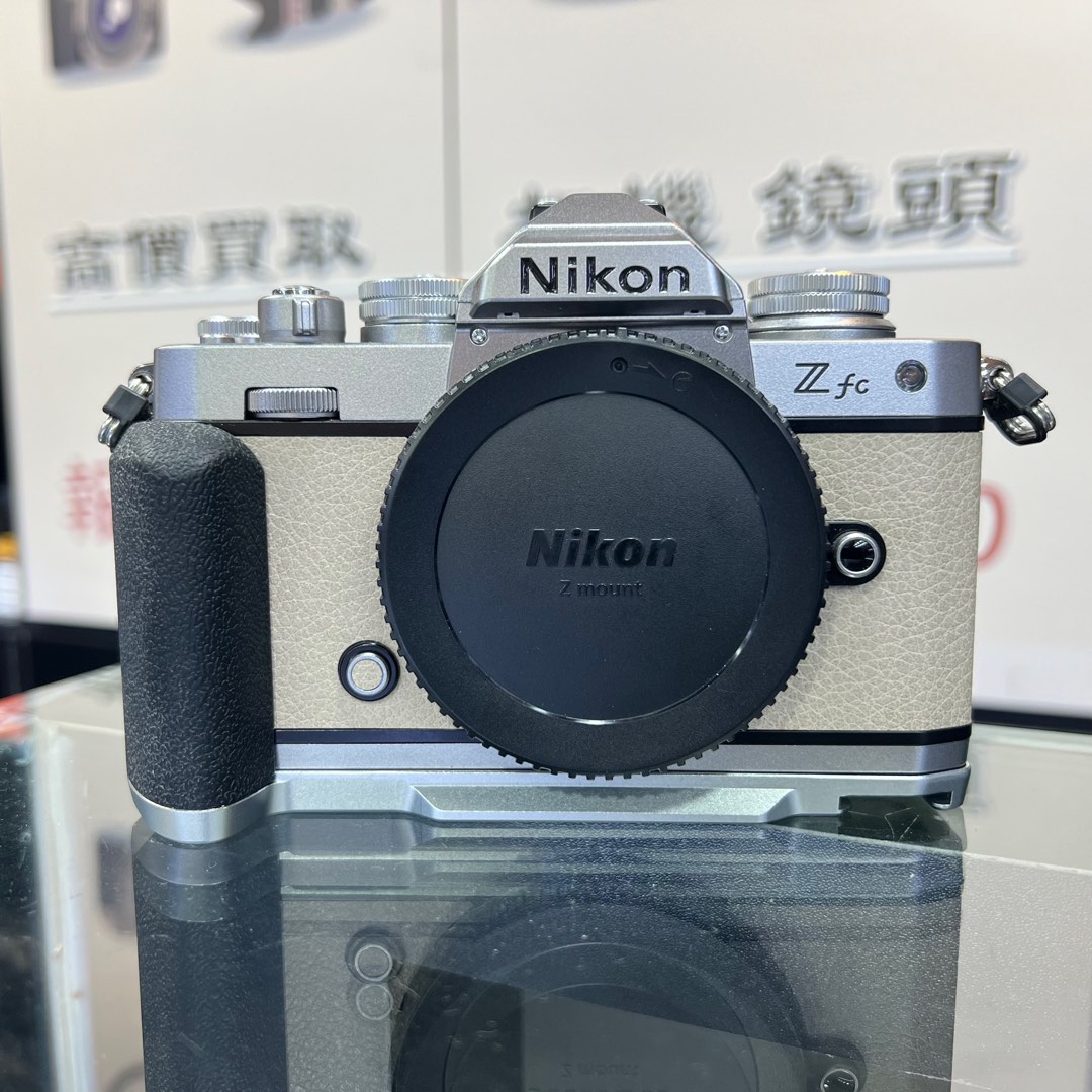 極新淨！Nikon ZFC 連Grip 經典FM2外觀無反少快門1xx 齊盒, 攝影
