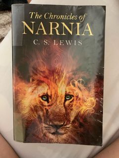Paperback The Chronicles of Narnia