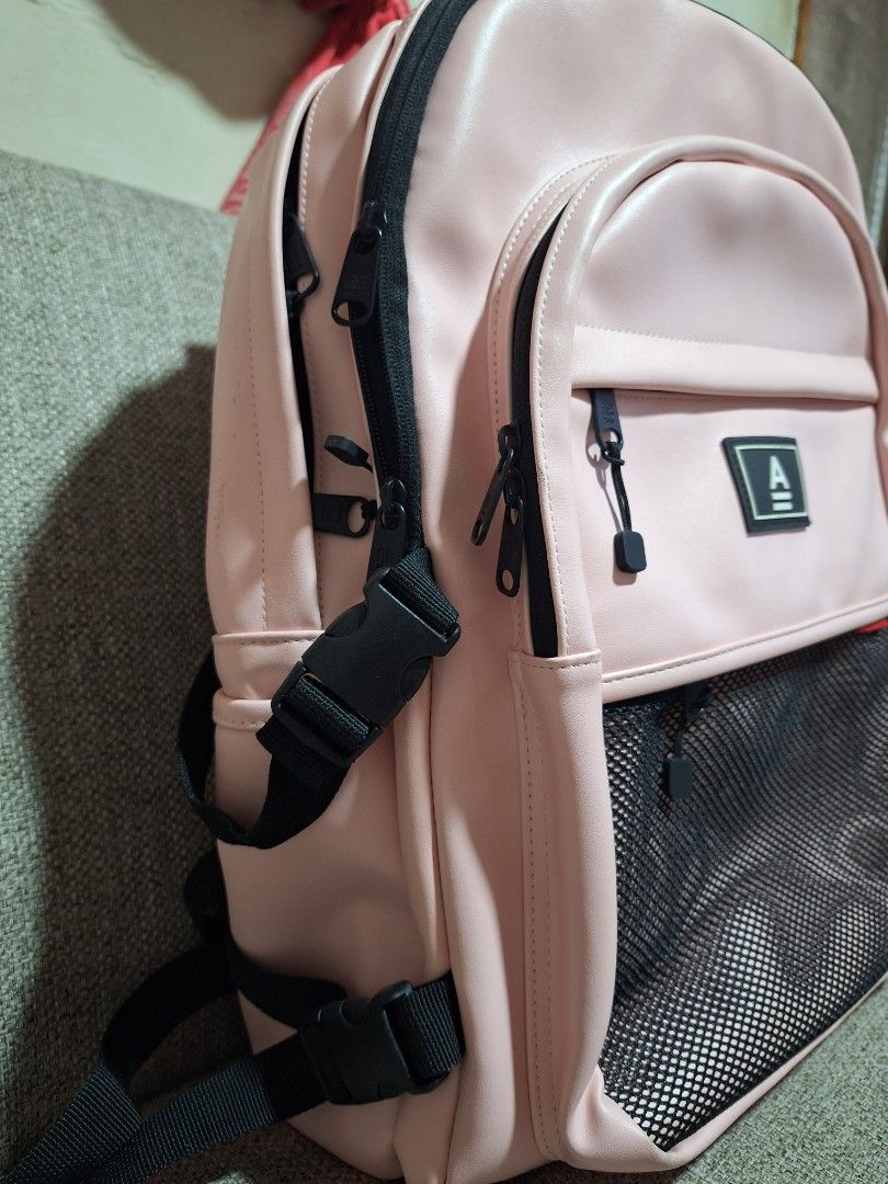 Pink laptop/travel bag (Category: Backpacks) located in Calamba. Submitted by celsius_413 (Listing ID 1284383333, Image 3). Description: May visible siya na flaws hence with the low price. Pero, maganda parin kasya 13-14 inches na laptop. MOP: BDO AND GCASH.