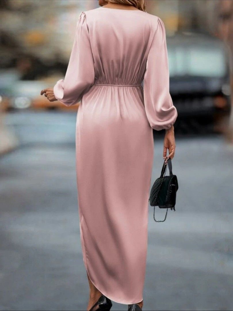 Pink Satin Wrap Cocktail Dress (Category: Evening dresses & gowns) located in Marikina City. Submitted by bettiewap (Listing ID 1284310034, Image 2). Description: Brand new 1XL on tag but fits to XL also Bust: 40" Waist: 31"-34" Length: 34" Mas pink siya sa personal kesa sa ww photo (see pic ng nasa pouch) Ganda perfect for any event 😍 No physical store. No walk-ins. For delivery only. ON HAND AND READY TO SHIP!.