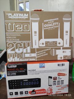 Platinum karaoke Piano XL SD Player and u20 wireless microphone set