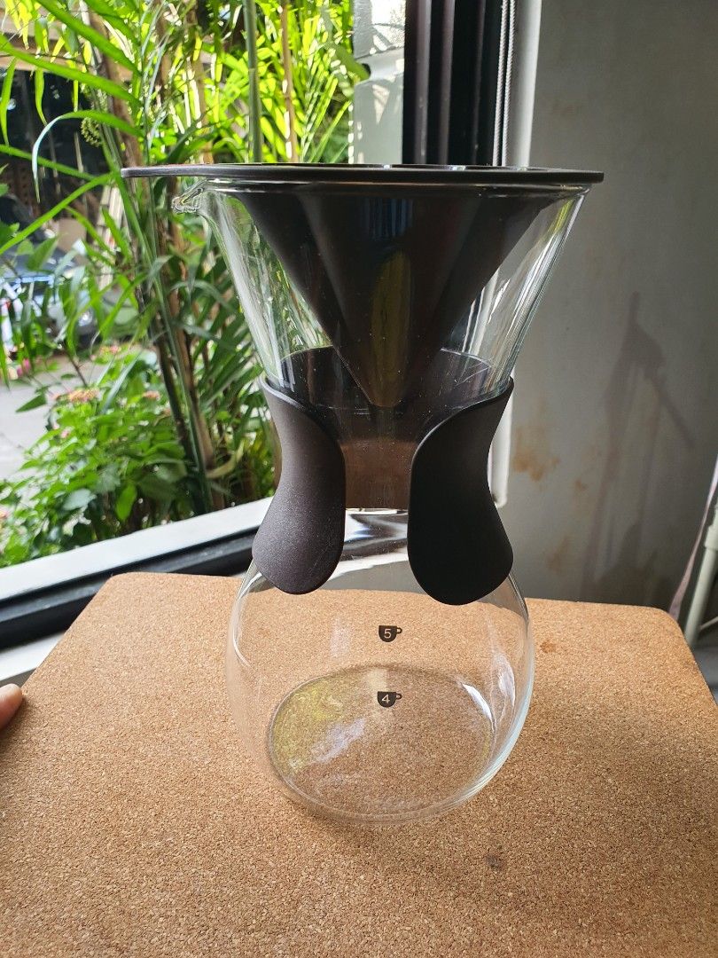PYREX POUR OVER COFFEE MAKER (Category: Coffee Machines & Makers) located in Rizal. Submitted by missytin (Listing ID 1284309626, Image 1). Description: branded PYREX makes up to 5 cups made in Japan please manage your expectations as these items are either lightly used or old stocks and might have minor scratches/removable stains. UNLESS STATED AS BRAND NEW LAST PRICE POSTED. Gcash payment No reservation, payment first basis. Pick up in Taytay R